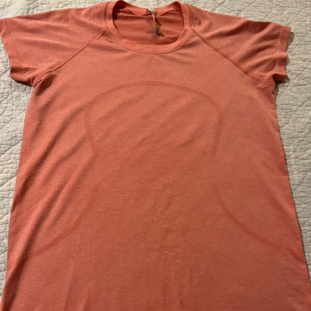 Lululemon swiftly tech short sleeve 2.0 - raspberry cream/ dew pink - size 12